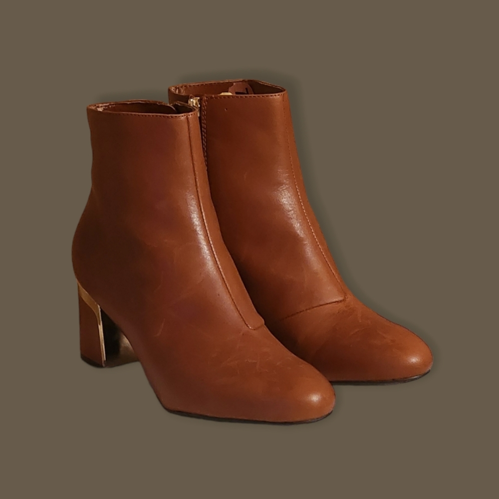 Women Leather Brown Ankle Boots By DKNY Size 7.5